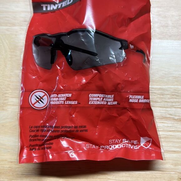 Milwuakee Anti-Scratch Tinted Glasses - Picture 3 of 5